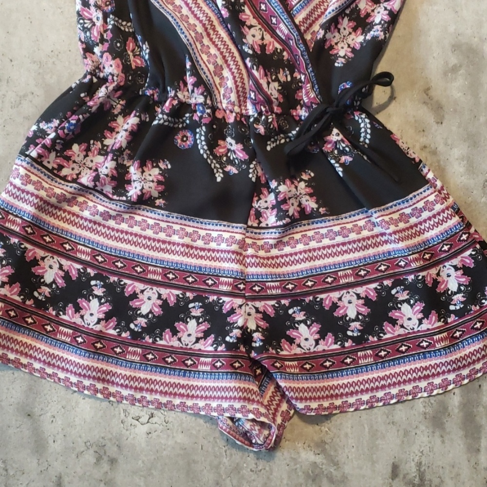 Romper - Picture 2 of 6
